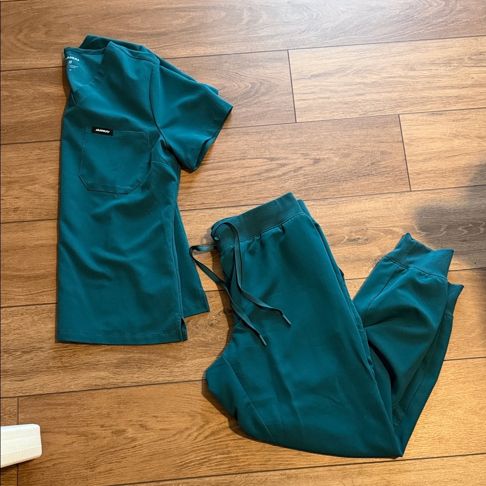 Jaanuu Women's Scrub Set in Teal Green